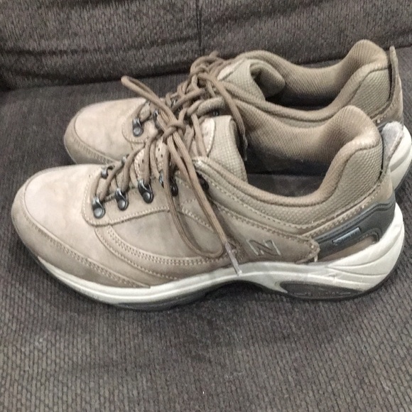 WATERPROOF New Balance Goretex shoes women 9 - Picture 3 of 15